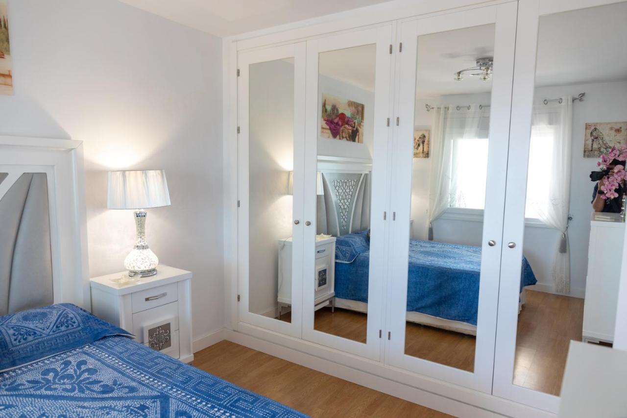 Apartamento Puerto Deportivo Estepona Luaran gambar