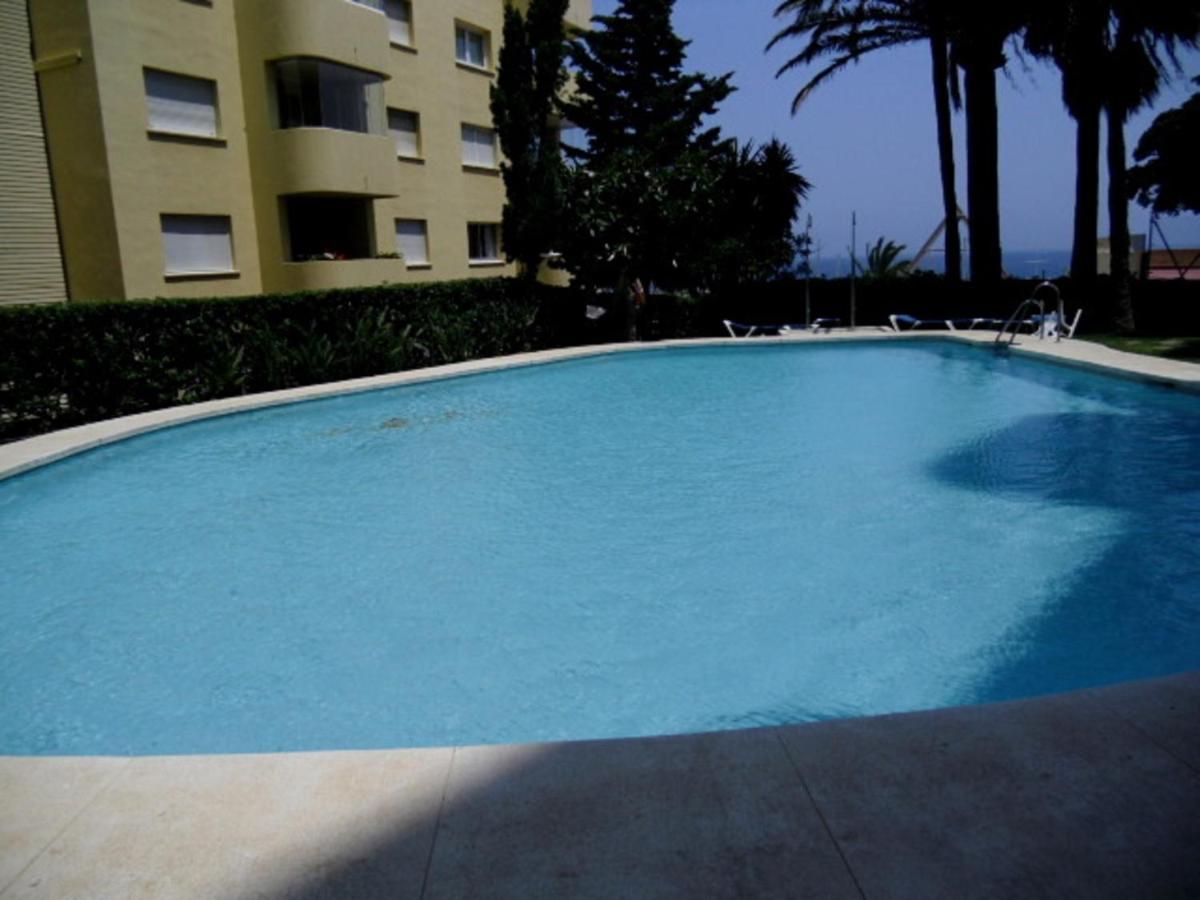 Apartamento Puerto Deportivo Estepona Luaran gambar