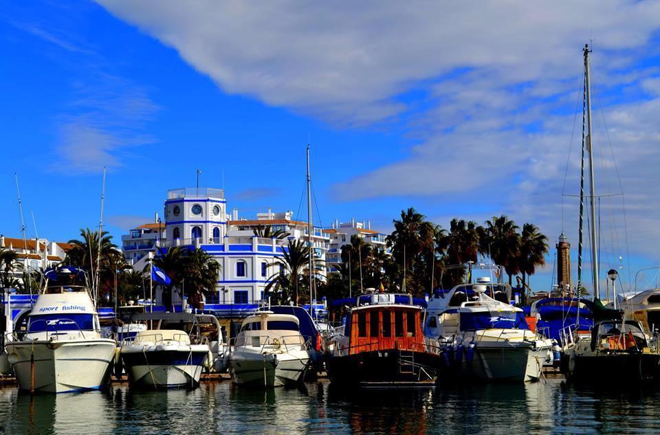 Apartamento Puerto Deportivo Estepona Luaran gambar